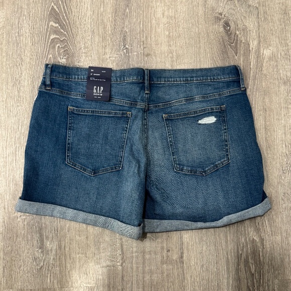 Gap 5" Cuffed Denim Short - Size 18/34 - Picture 4 of 5